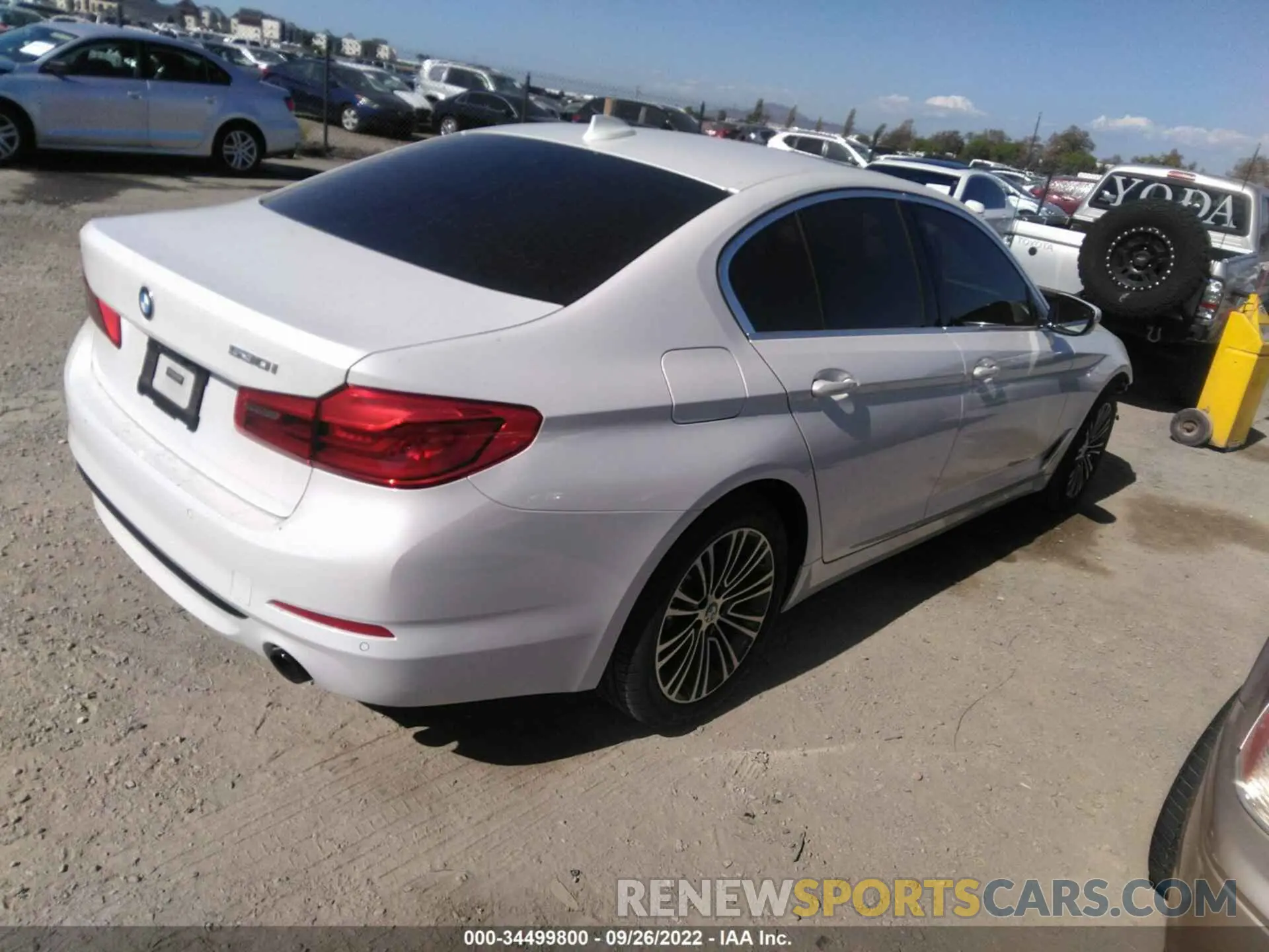 4 fotografías del automóvil dañado WBAJR3C09LWW73309 BMW 5 SERIES 2020