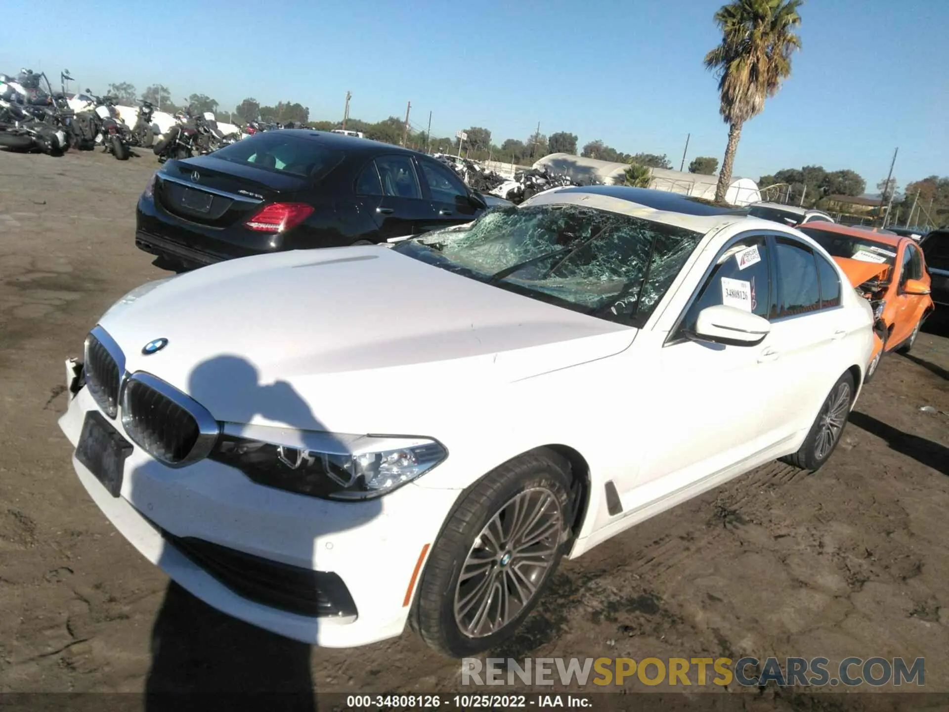 2 fotografías del automóvil dañado WBAJR3C09LWW76887 BMW 5 SERIES 2020