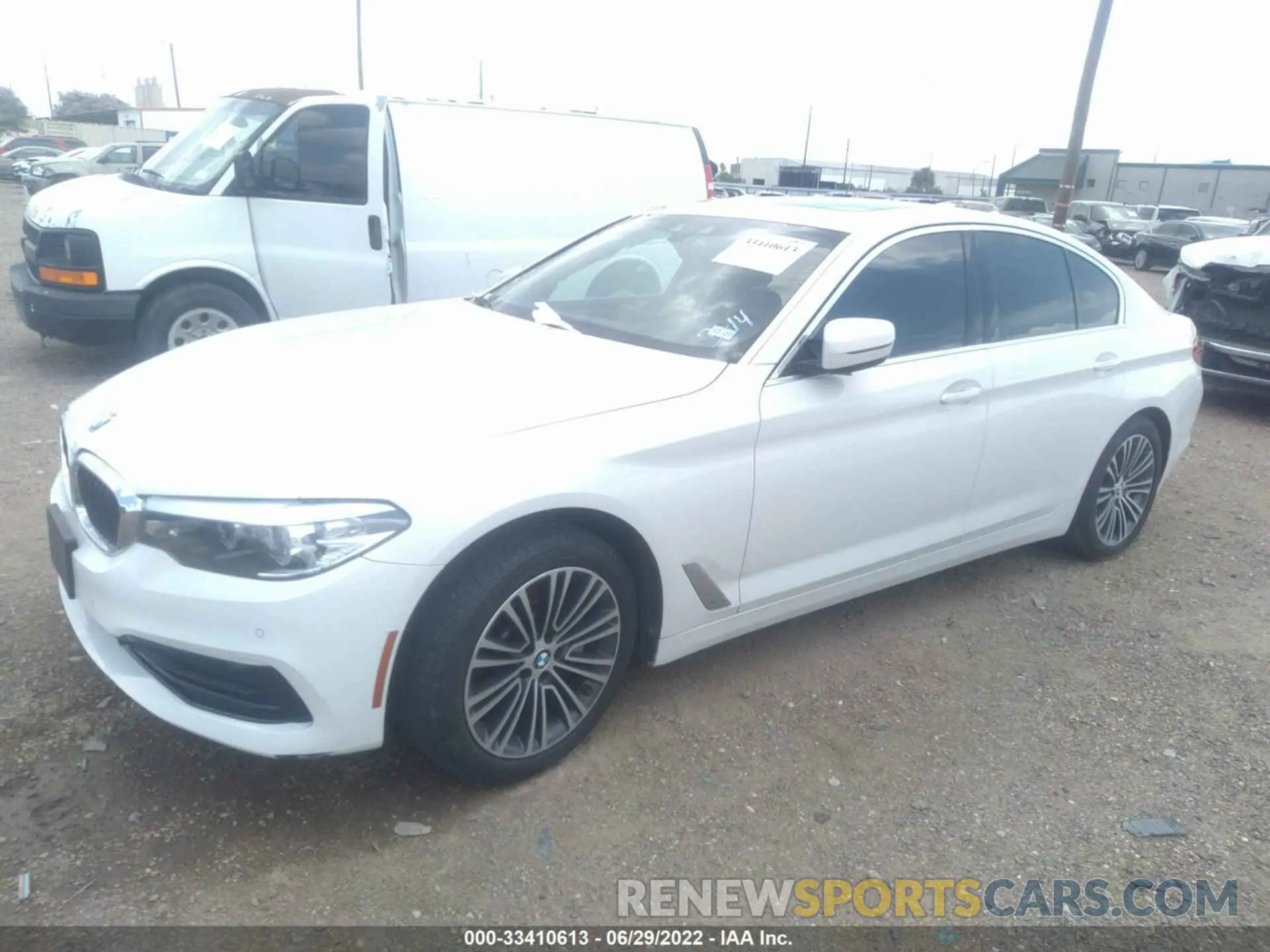 2 fotografías del automóvil dañado WBAJR3C0XLWW59063 BMW 5 SERIES 2020