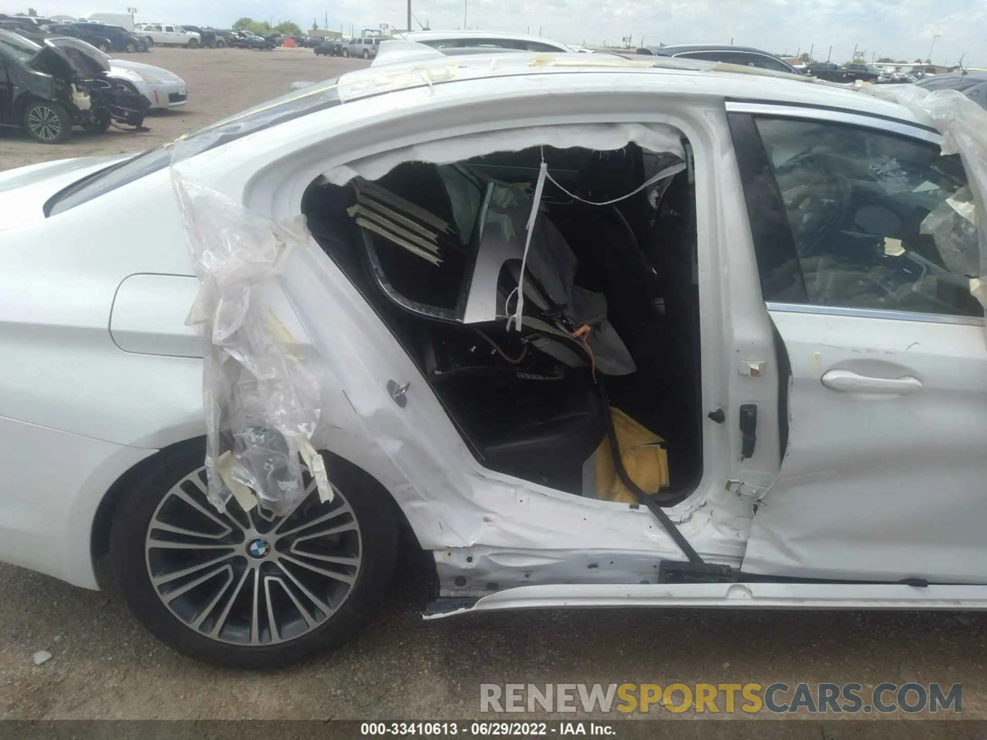 6 fotografías del automóvil dañado WBAJR3C0XLWW59063 BMW 5 SERIES 2020