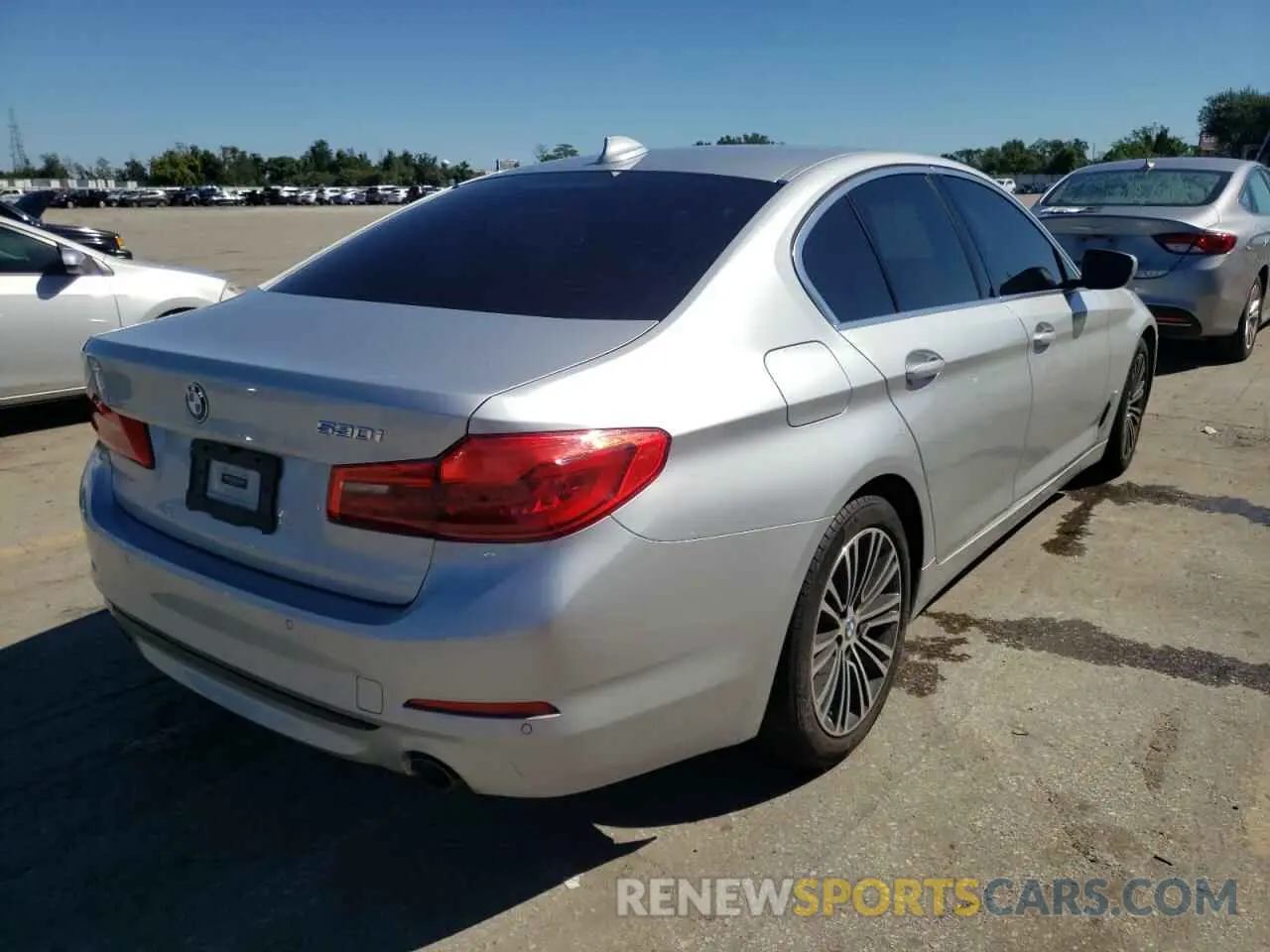 4 fotografías del automóvil dañado WBAJR3C0XLWW64229 BMW 5 SERIES 2020