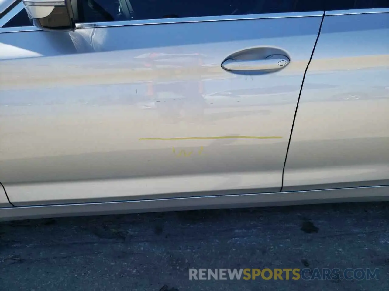9 fotografías del automóvil dañado WBAJR3C0XLWW64229 BMW 5 SERIES 2020