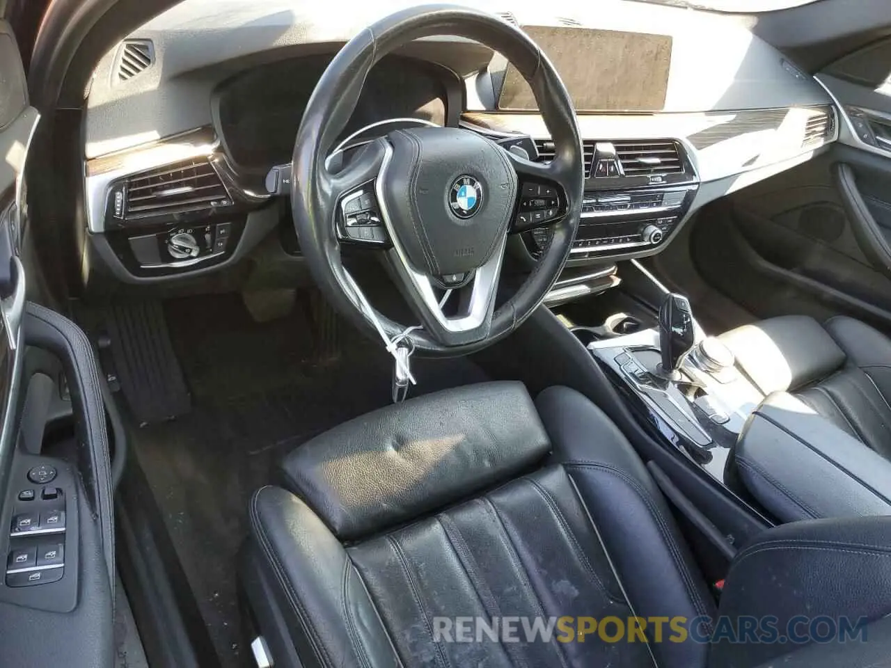 8 fotografías del automóvil dañado WBAJR7C00LWW65414 BMW 5 SERIES 2020