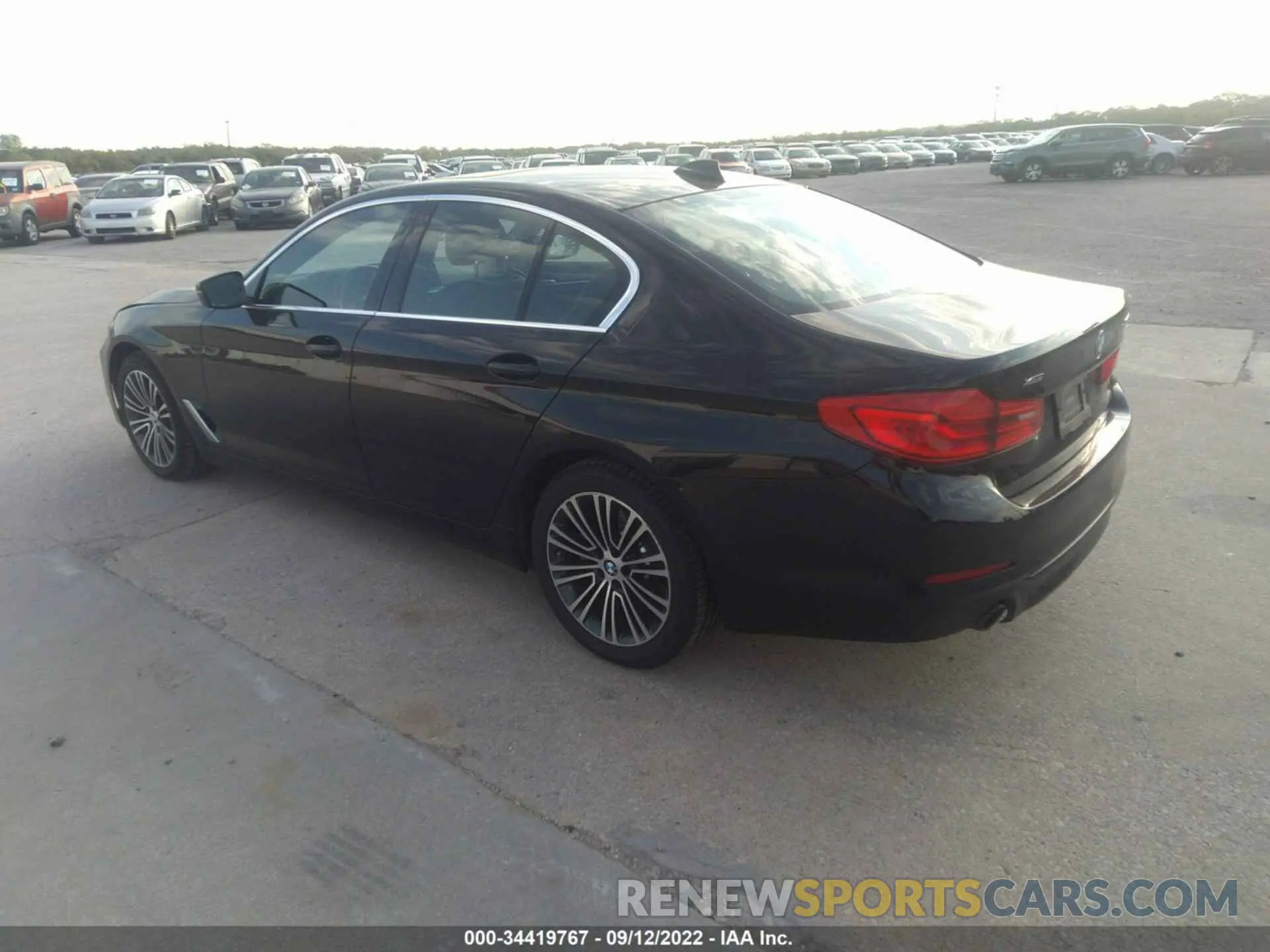 3 fotografías del automóvil dañado WBAJR7C02LWW64605 BMW 5 SERIES 2020