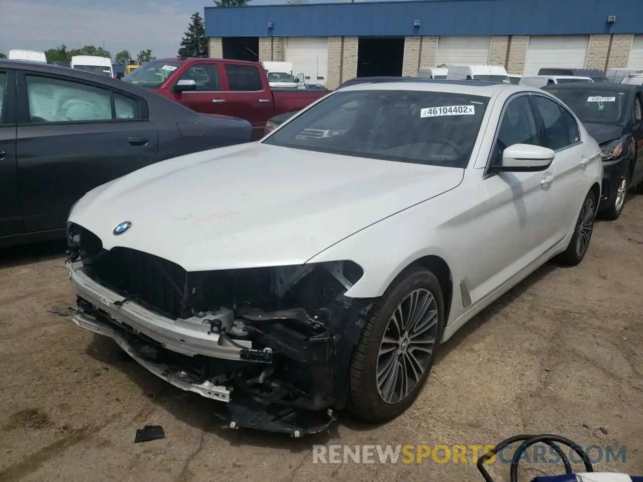 2 fotografías del automóvil dañado WBAJR7C02LWW77323 BMW 5 SERIES 2020