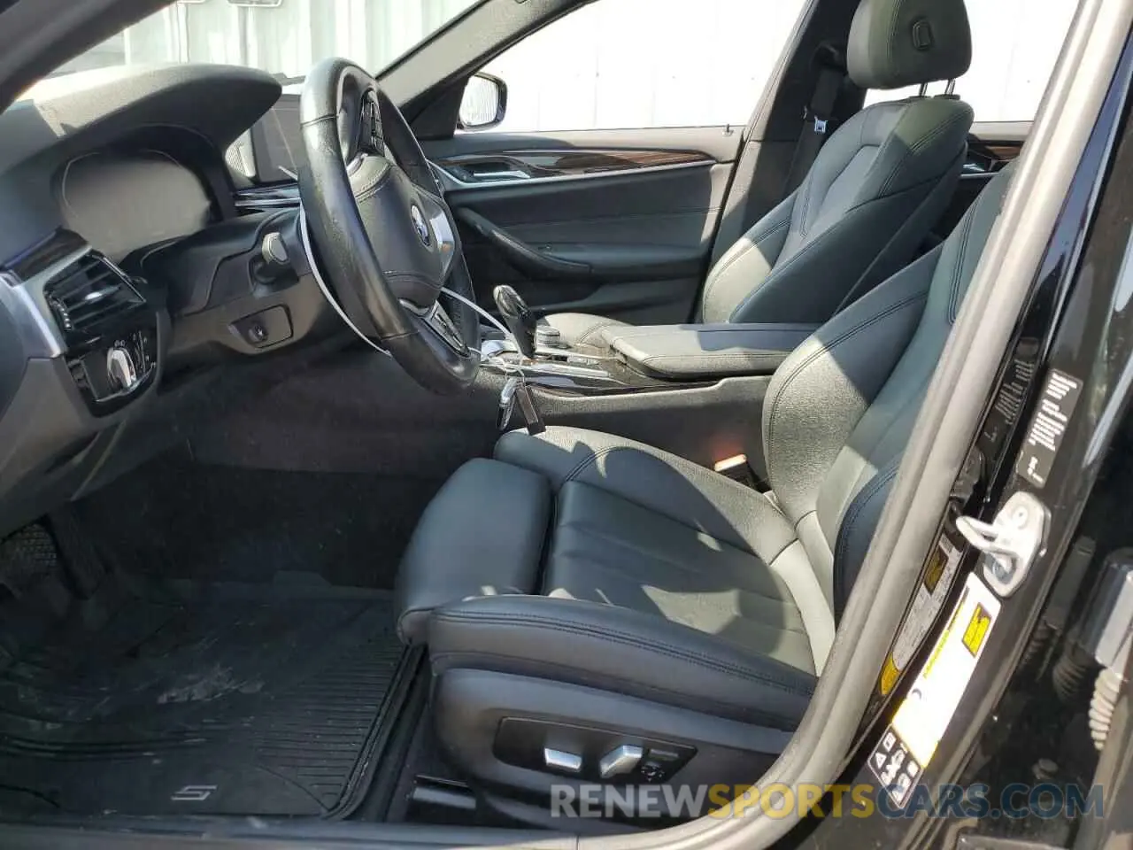 7 fotografías del automóvil dañado WBAJR7C03LWW83907 BMW 5 SERIES 2020