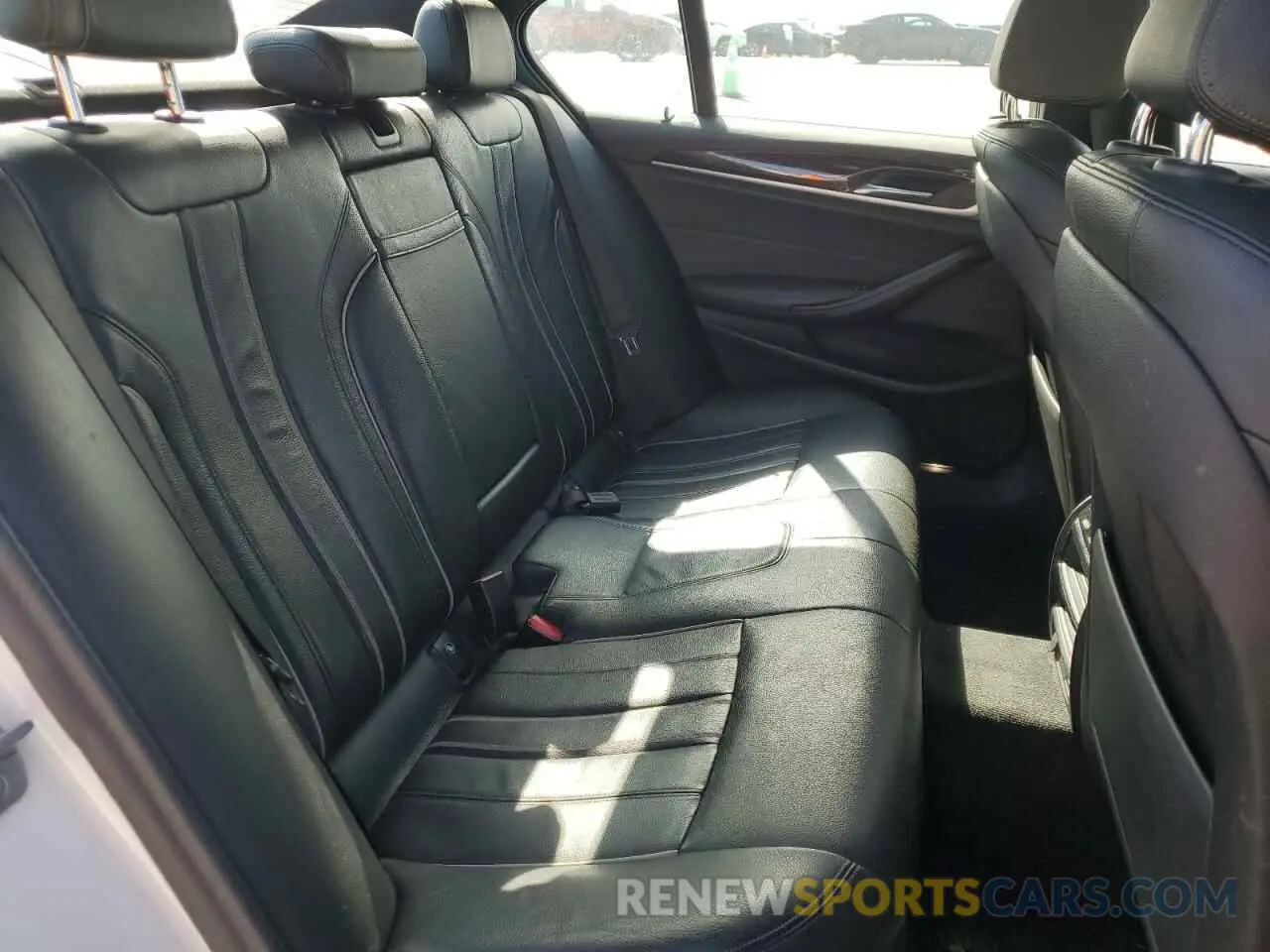 10 fotografías del automóvil dañado WBAJR7C04LWW64640 BMW 5 SERIES 2020