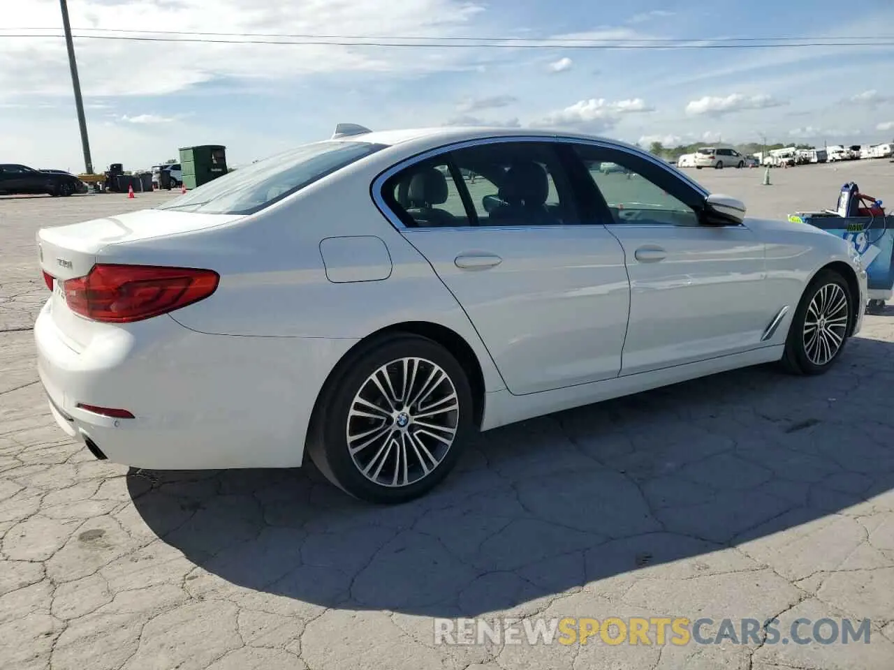 3 fotografías del automóvil dañado WBAJR7C04LWW64640 BMW 5 SERIES 2020