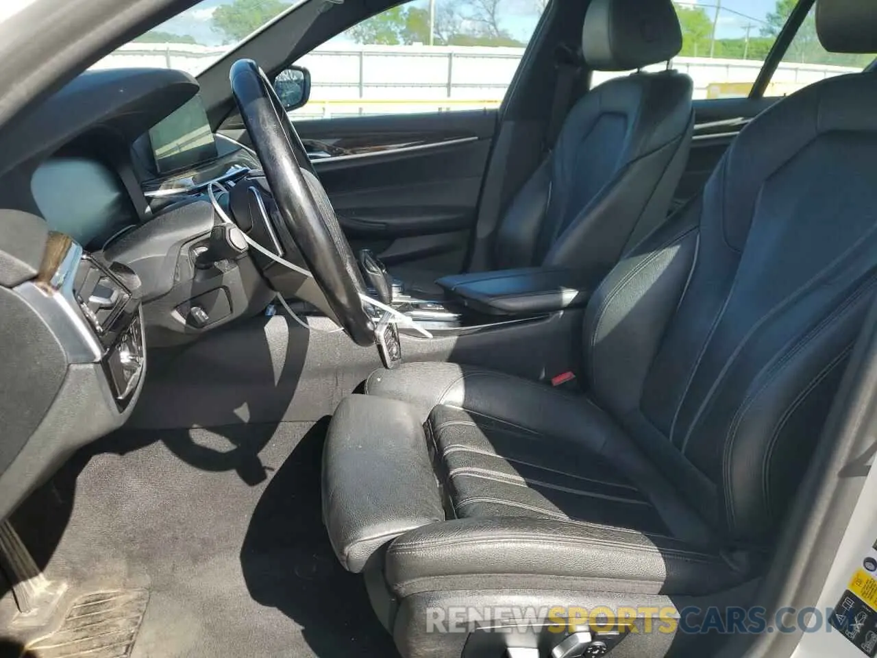 7 fotografías del automóvil dañado WBAJR7C04LWW64640 BMW 5 SERIES 2020