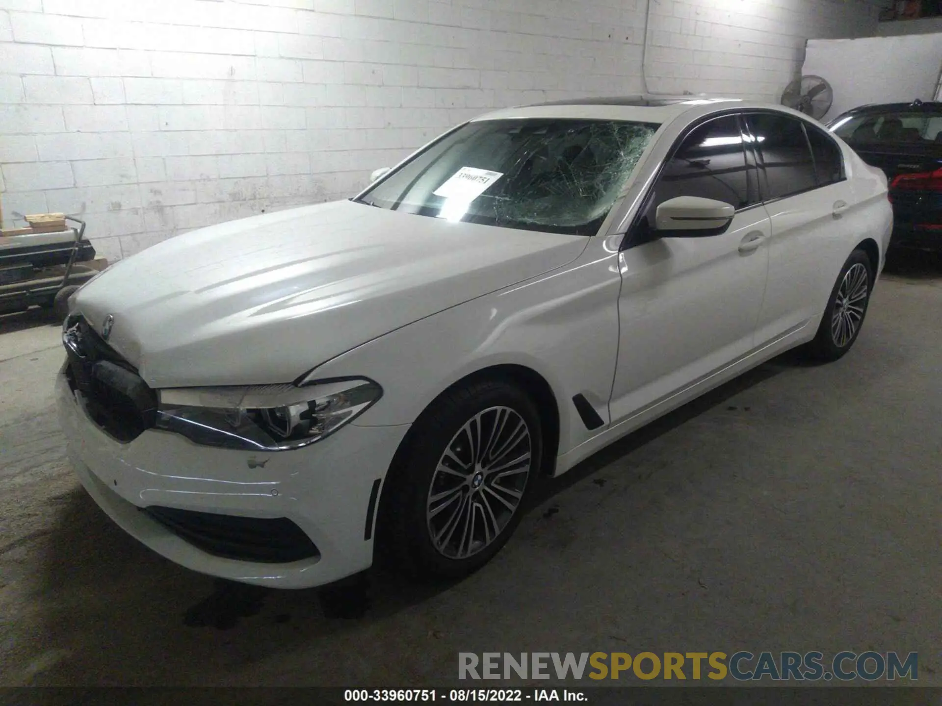 2 fotografías del automóvil dañado WBAJR7C06LWW60587 BMW 5 SERIES 2020