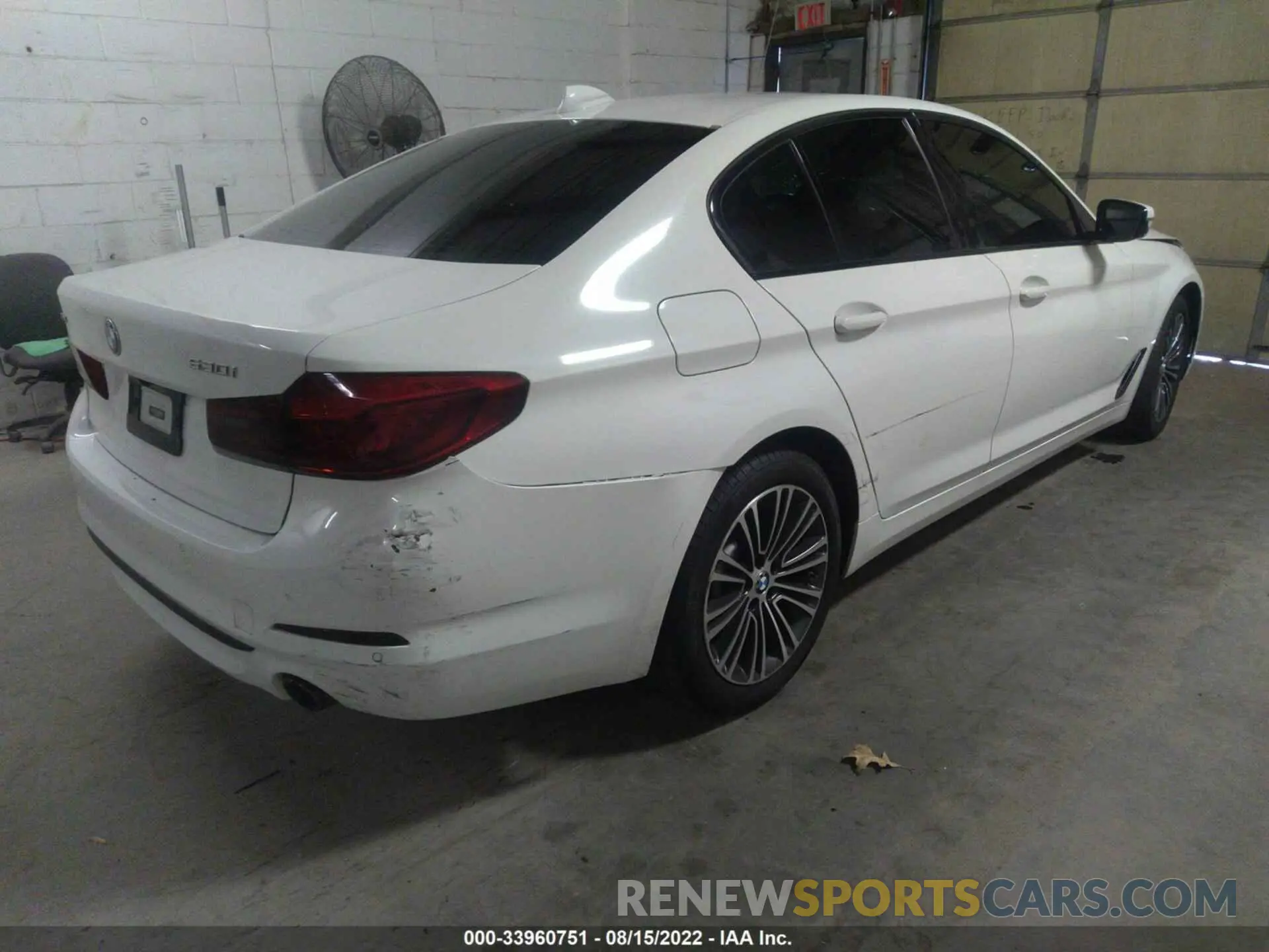 4 fotografías del automóvil dañado WBAJR7C06LWW60587 BMW 5 SERIES 2020