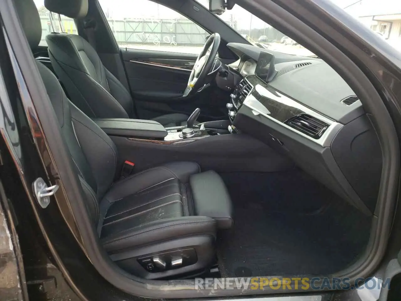 5 fotografías del automóvil dañado WBAJR7C06LWW61402 BMW 5 SERIES 2020