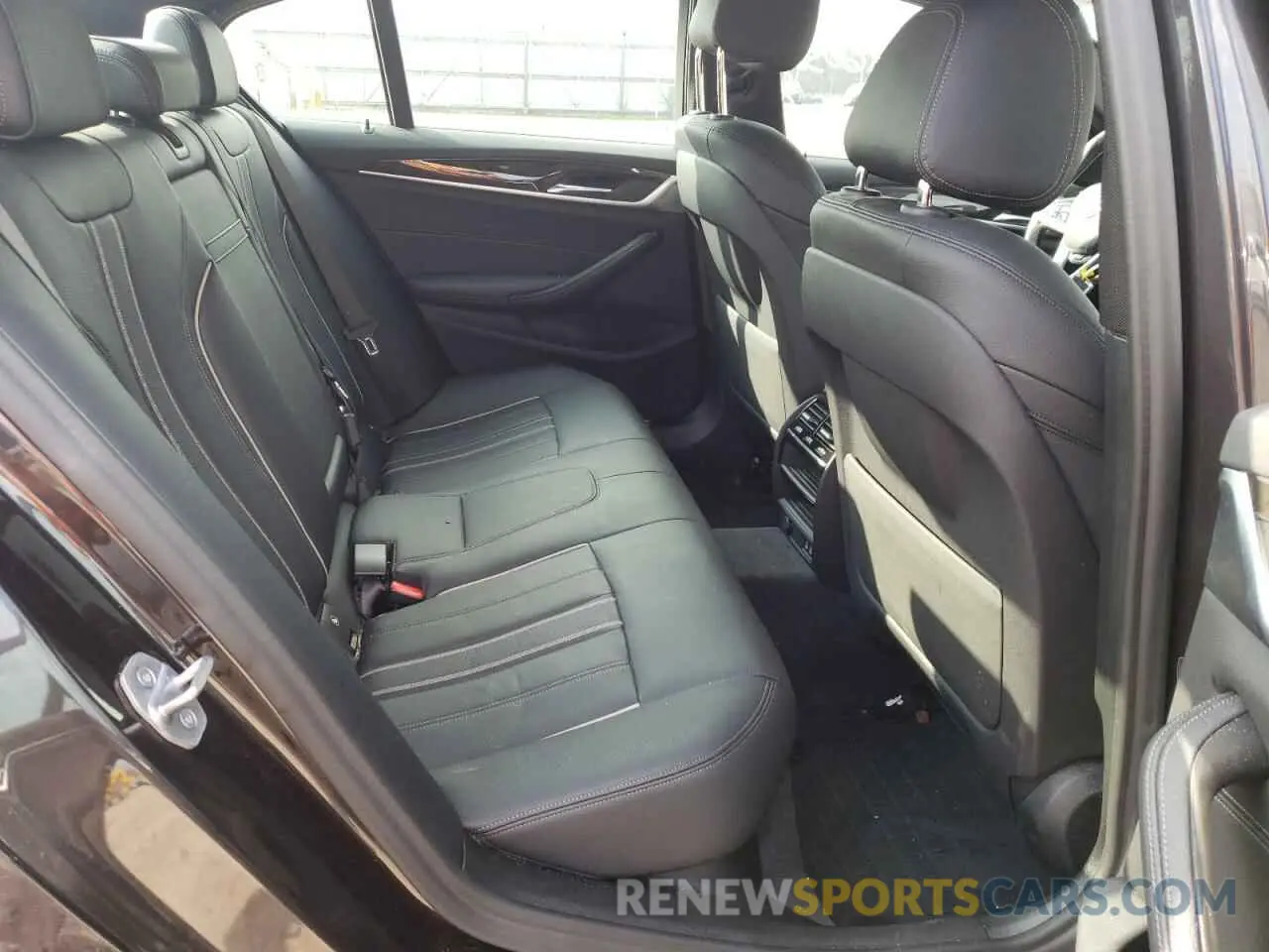 6 fotografías del automóvil dañado WBAJR7C06LWW61402 BMW 5 SERIES 2020