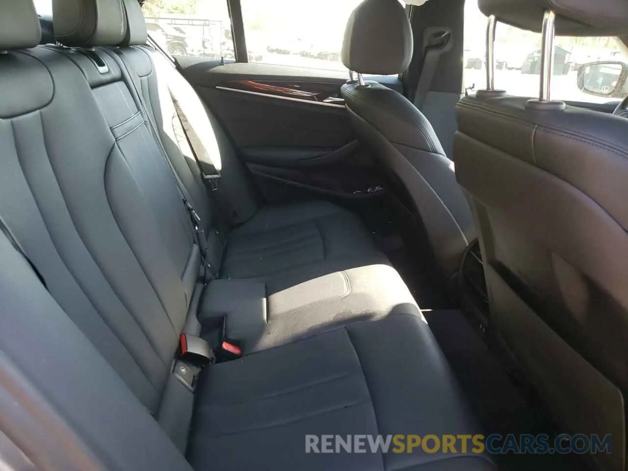6 fotografías del automóvil dañado WBAJR7C08LCE07033 BMW 5 SERIES 2020