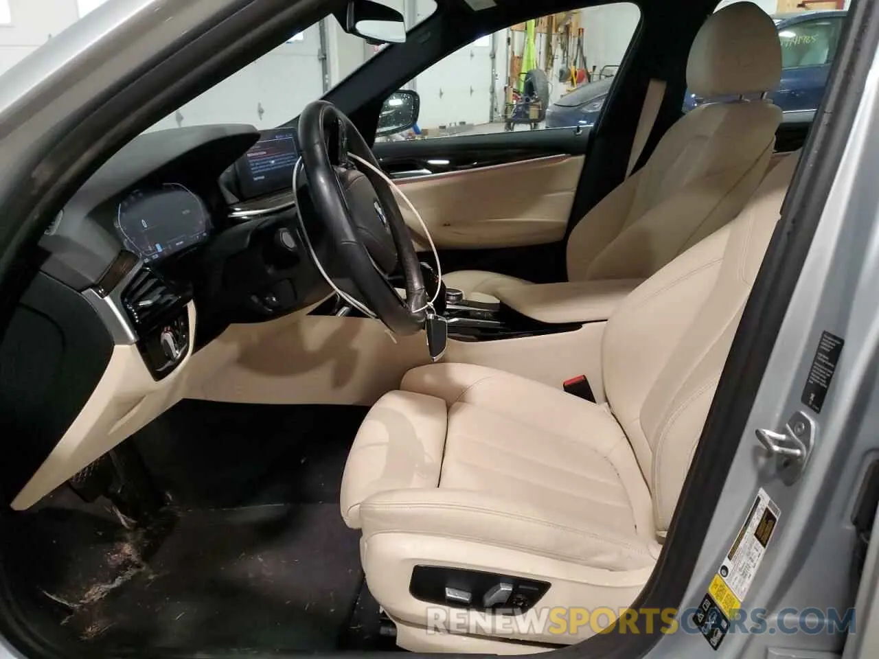 7 fotografías del automóvil dañado WBAJR7C09LCE58704 BMW 5 SERIES 2020