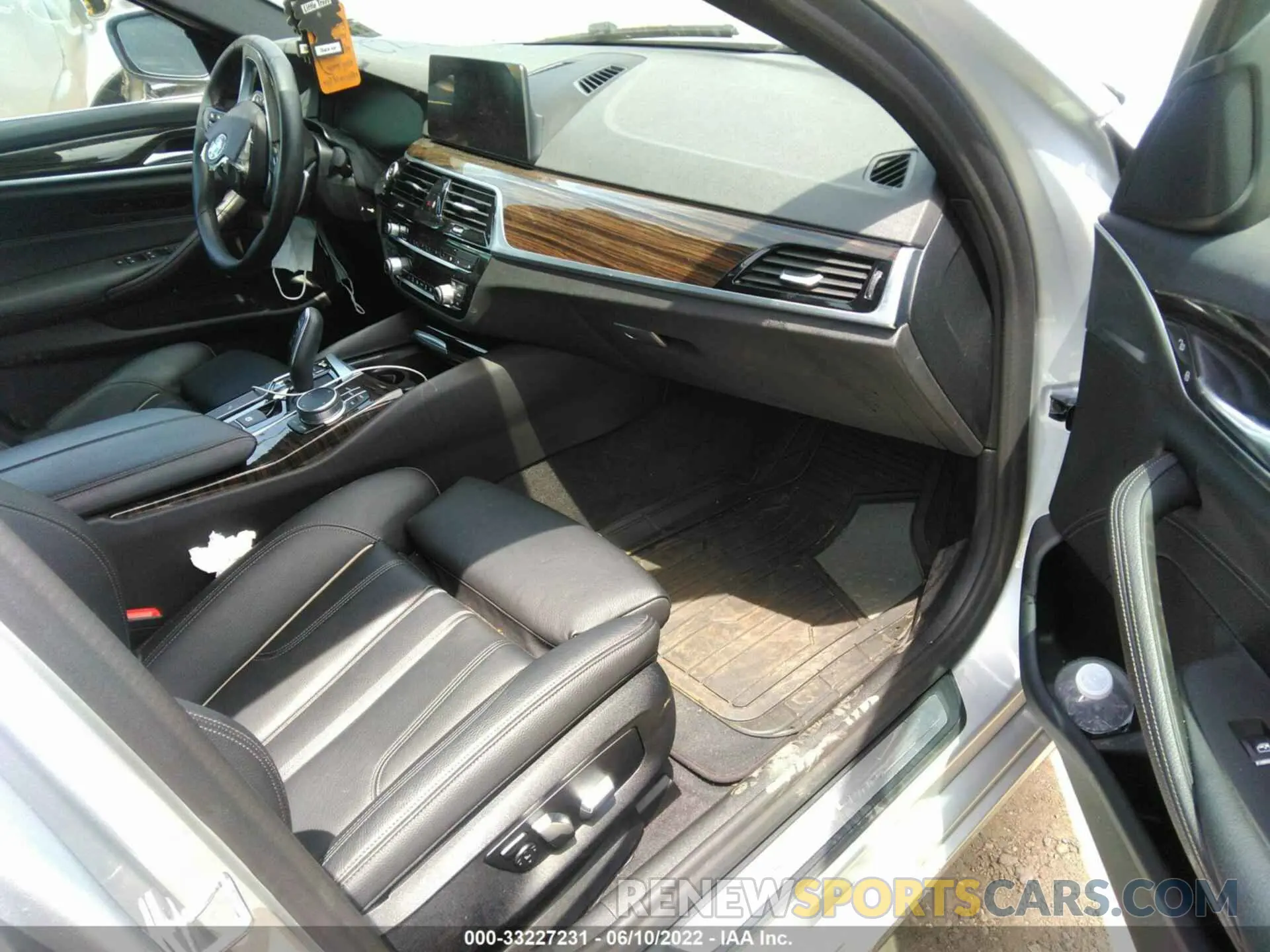 5 fotografías del automóvil dañado WBAJR7C09LWW64665 BMW 5 SERIES 2020