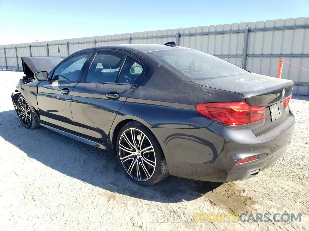 2 fotografías del automóvil dañado WBAJS1C07LWW78999 BMW 5 SERIES 2020