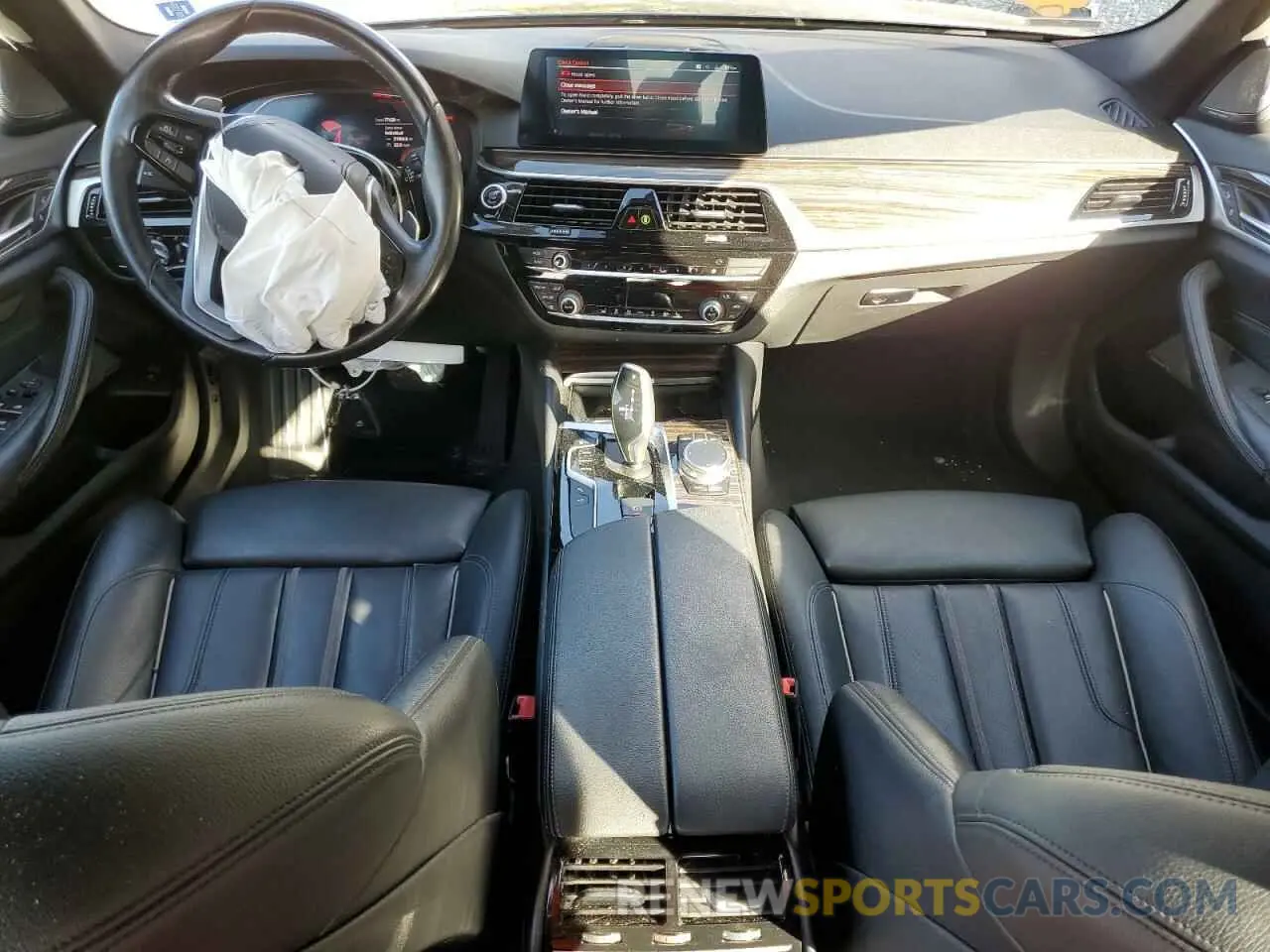 8 fotografías del automóvil dañado WBAJS1C0XLCE32291 BMW 5 SERIES 2020