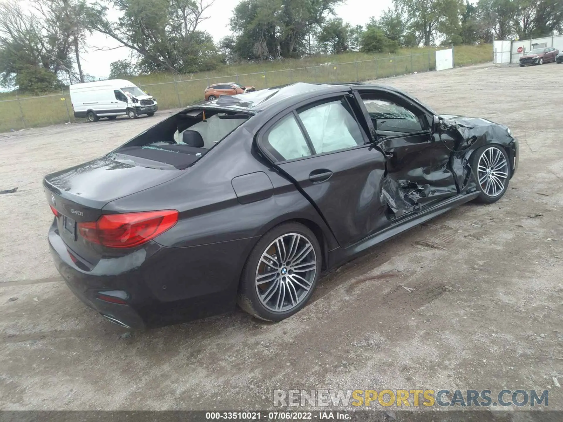 4 fotografías del automóvil dañado WBAJS3C06LCE01776 BMW 5 SERIES 2020