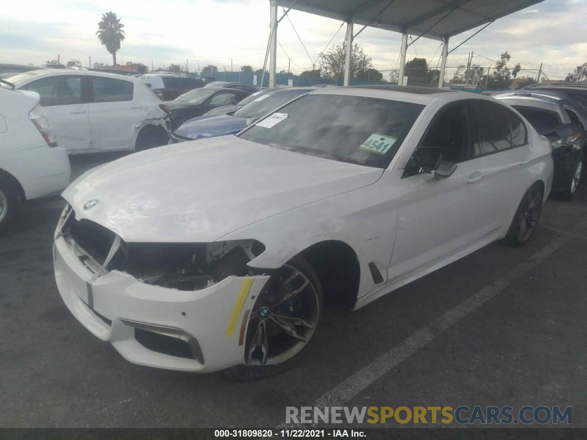 2 fotografías del automóvil dañado WBAJS7C05LCE33531 BMW 5 SERIES 2020