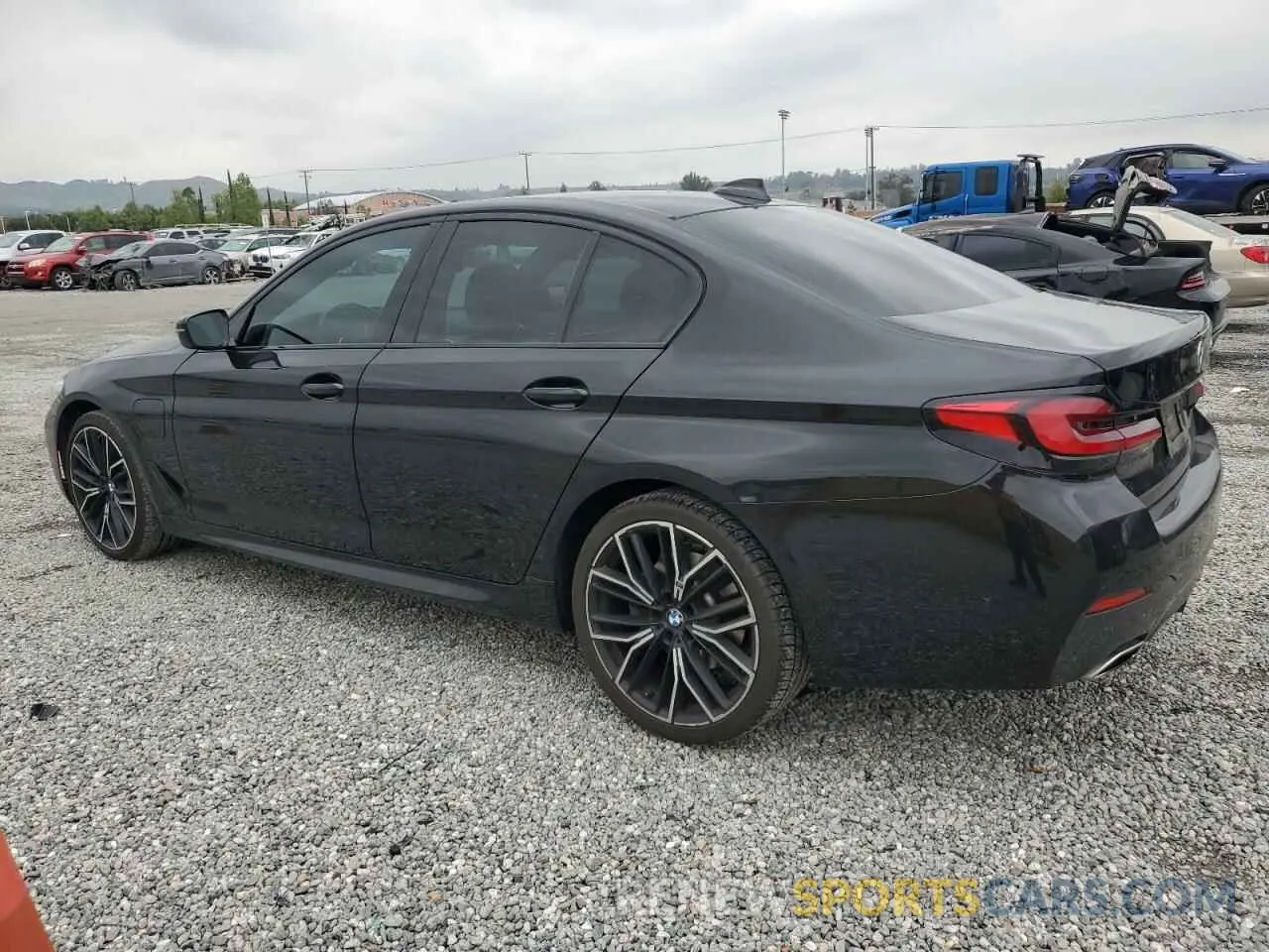 2 fotografías del automóvil dañado WBA13AG00MCF09677 BMW 5 SERIES 2021