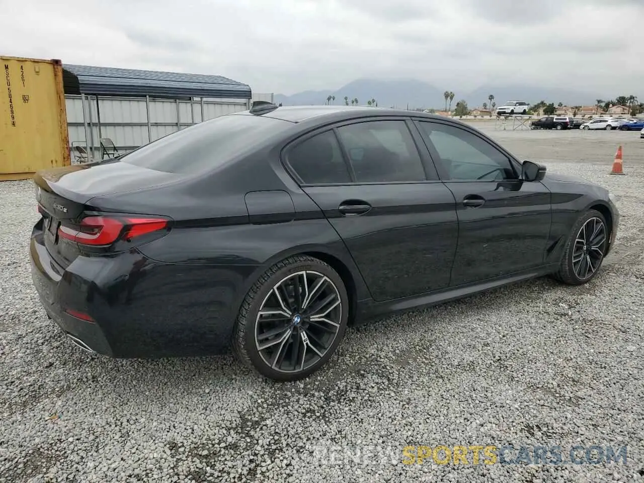 3 fotografías del automóvil dañado WBA13AG00MCF09677 BMW 5 SERIES 2021