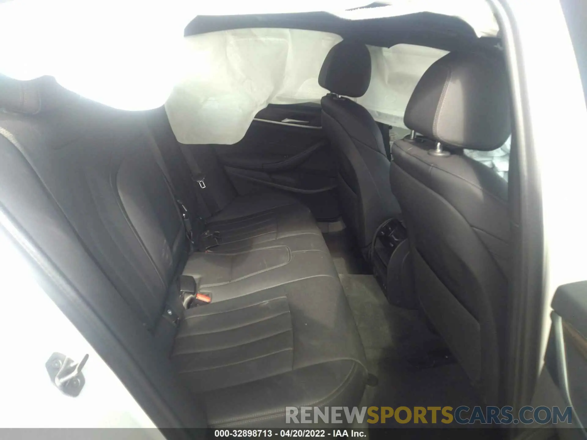 8 fotografías del automóvil dañado WBA13AG03MCF97317 BMW 5 SERIES 2021