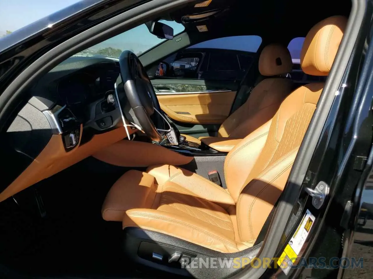 7 fotografías del automóvil dañado WBA13AG04MCF47235 BMW 5 SERIES 2021