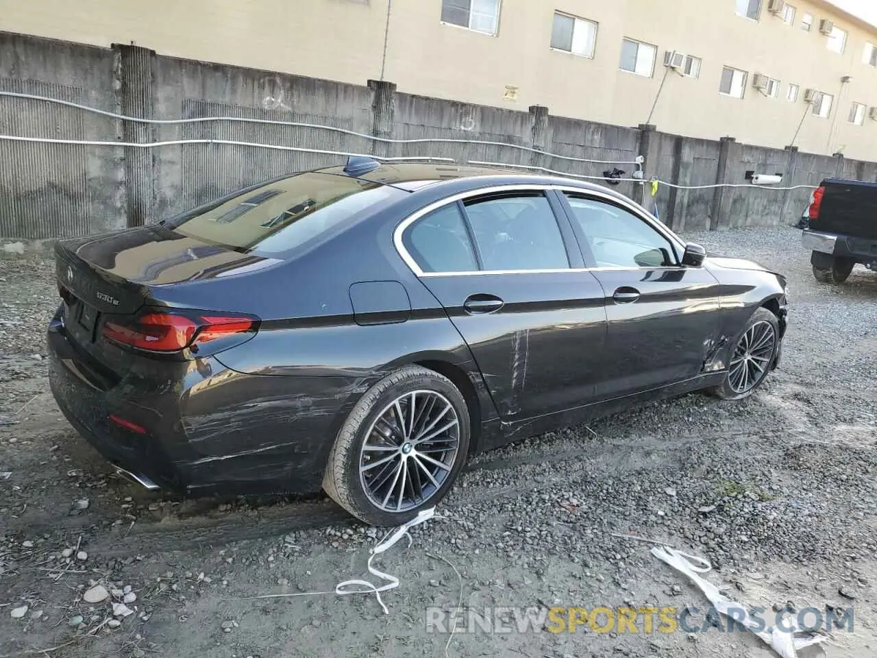 3 fotografías del automóvil dañado WBA13AG04MCG89990 BMW 5 SERIES 2021
