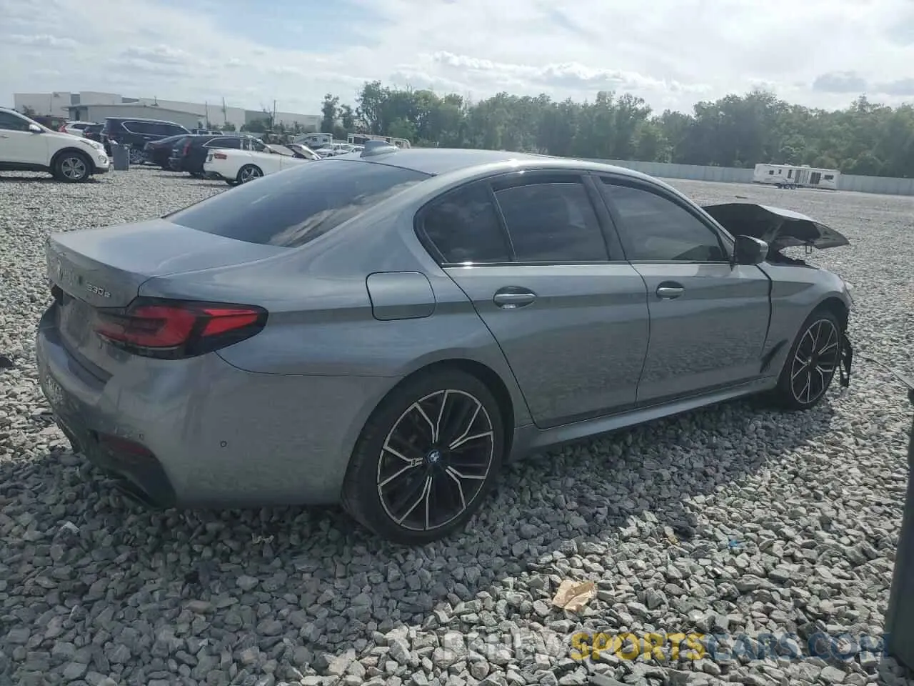 3 fotografías del automóvil dañado WBA13AG05MCF22098 BMW 5 SERIES 2021