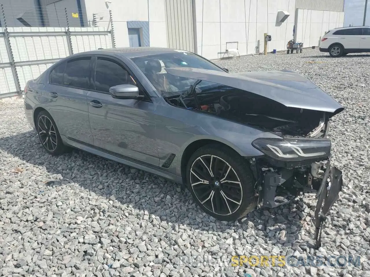 4 fotografías del automóvil dañado WBA13AG05MCF22098 BMW 5 SERIES 2021