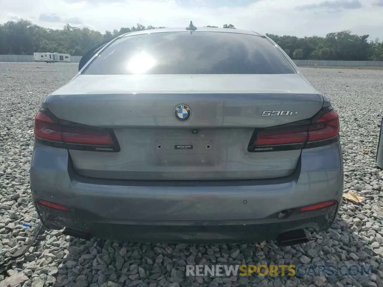 6 fotografías del automóvil dañado WBA13AG05MCF22098 BMW 5 SERIES 2021