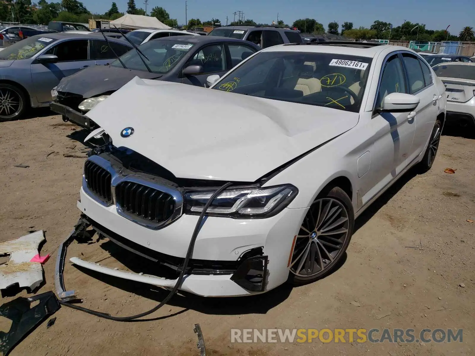 2 fotografías del automóvil dañado WBA13AG05MCF38334 BMW 5 SERIES 2021