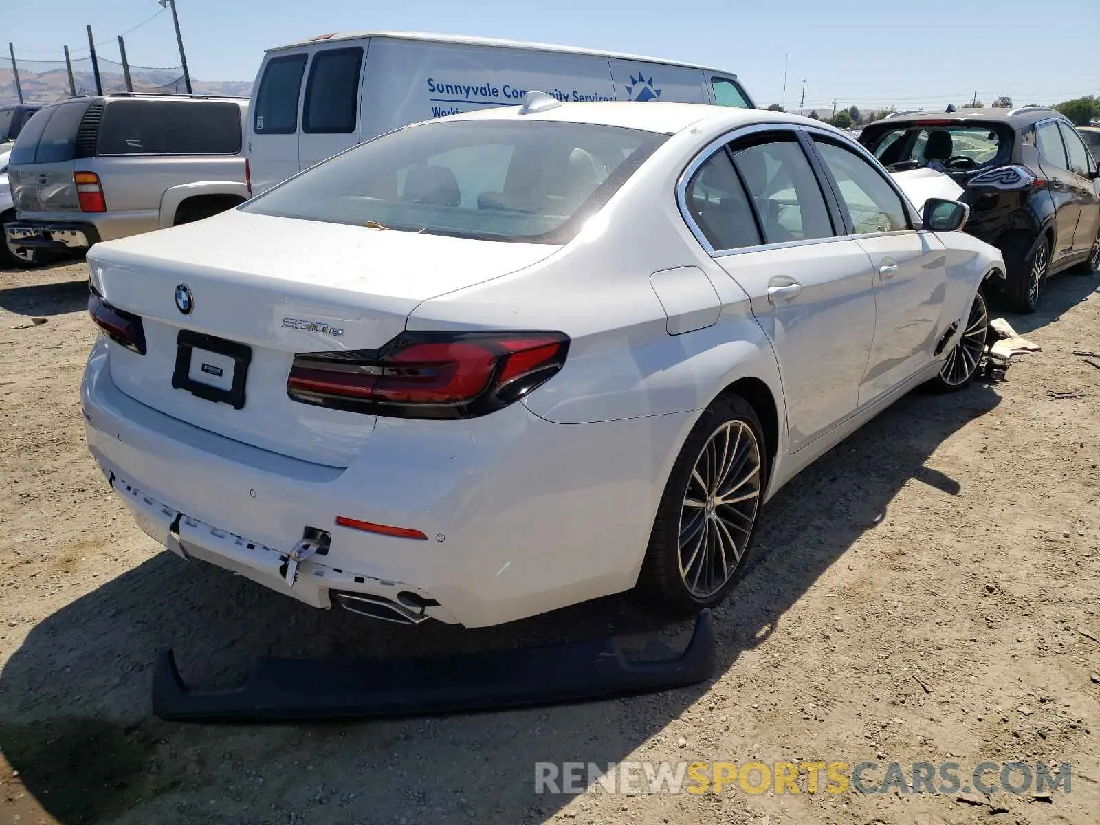 4 fotografías del automóvil dañado WBA13AG05MCF38334 BMW 5 SERIES 2021
