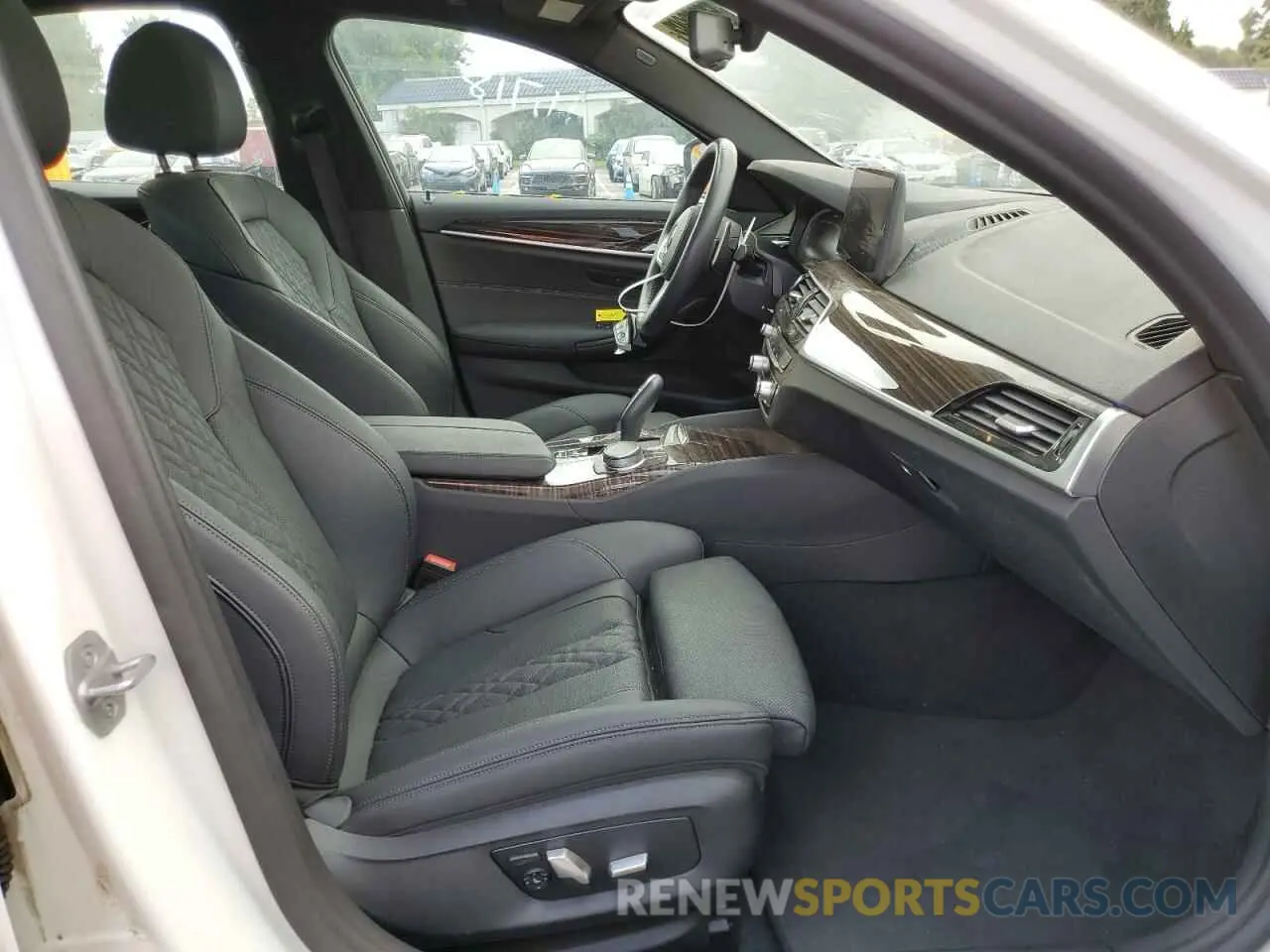 5 fotografías del automóvil dañado WBA13AG06MCG65545 BMW 5 SERIES 2021