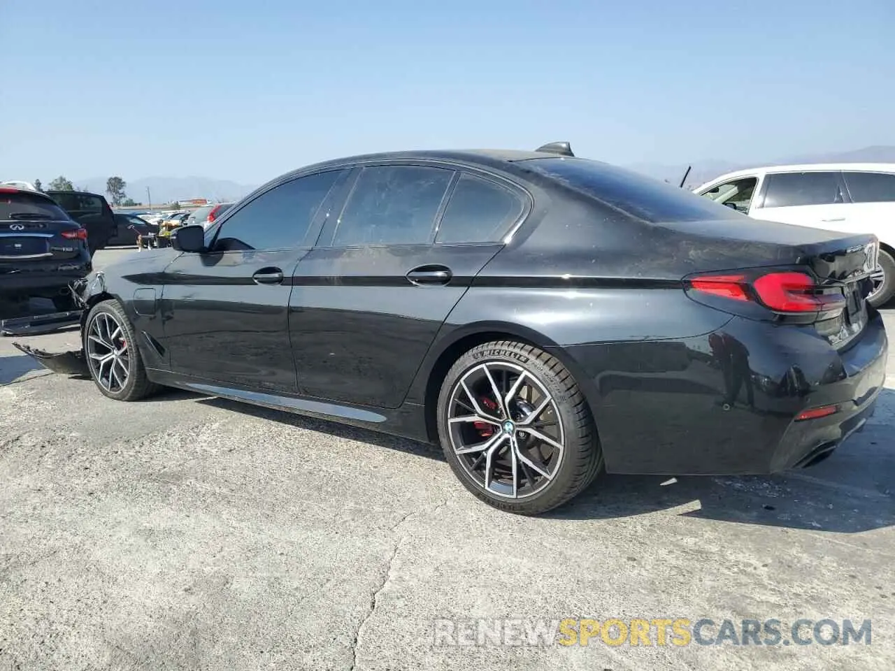 2 fotografías del automóvil dañado WBA13AG07MCH13196 BMW 5 SERIES 2021