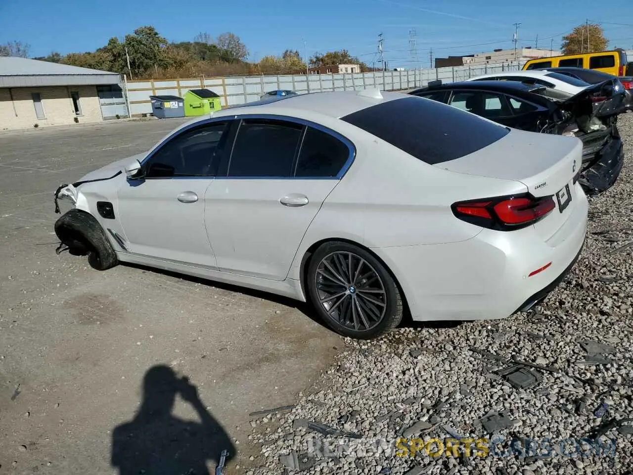 2 fotografías del automóvil dañado WBA13AG08MCF72963 BMW 5 SERIES 2021