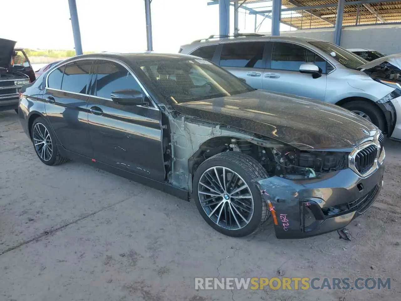 4 fotografías del automóvil dañado WBA13AG08MCG88745 BMW 5 SERIES 2021