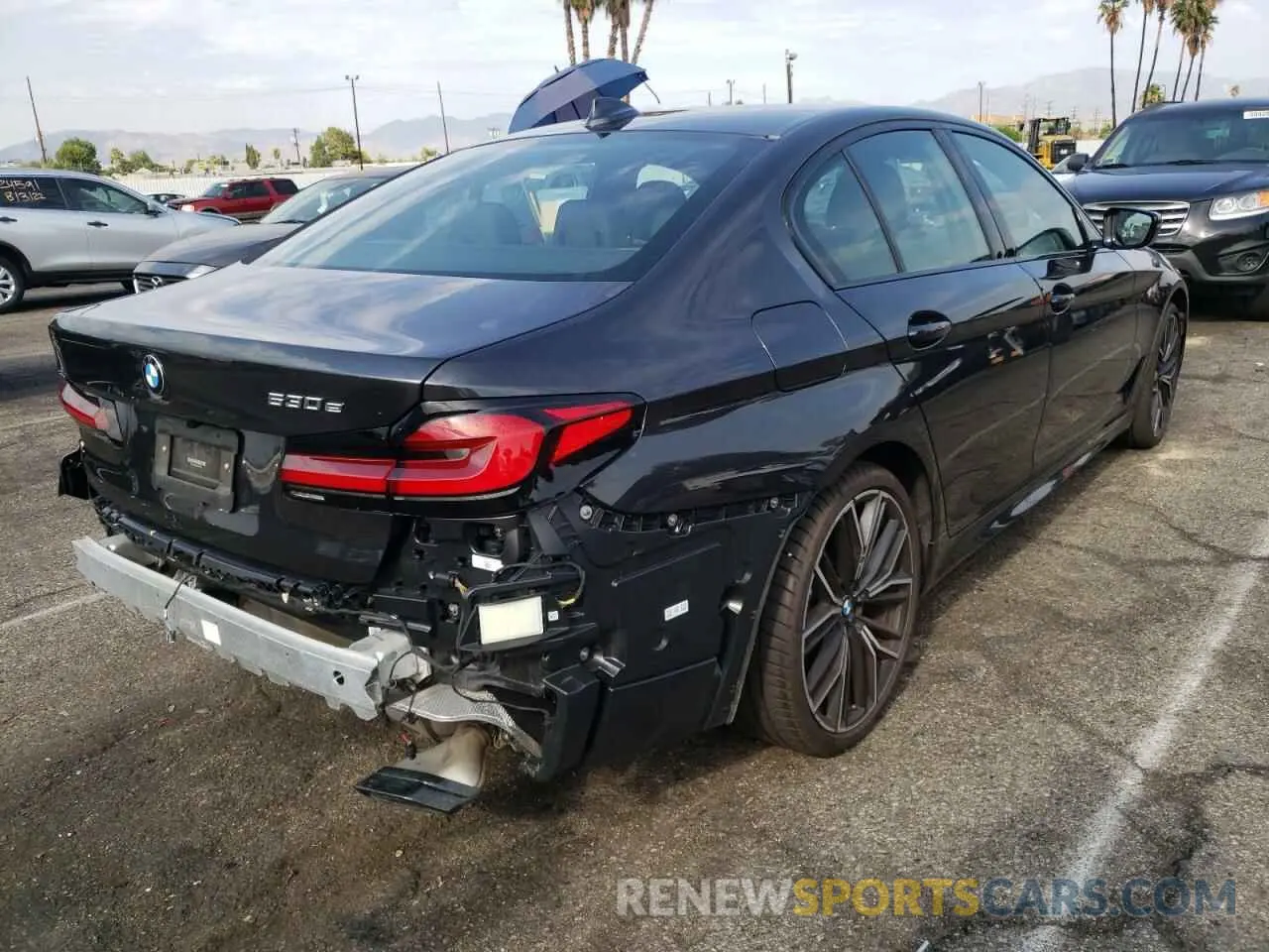 4 fotografías del automóvil dañado WBA13AG09MCG45192 BMW 5 SERIES 2021