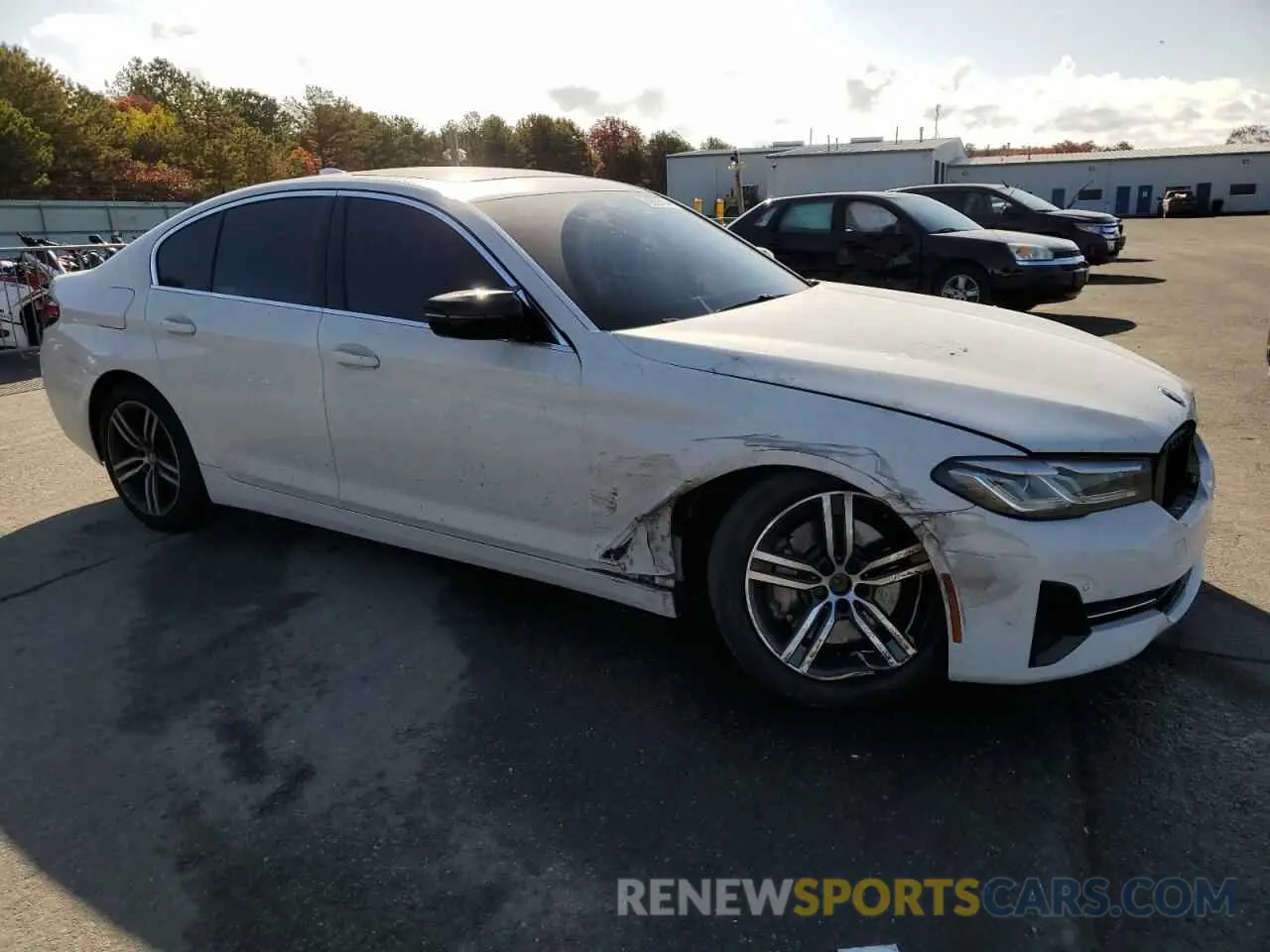 4 fotografías del automóvil dañado WBA13BJ00MCF10844 BMW 5 SERIES 2021