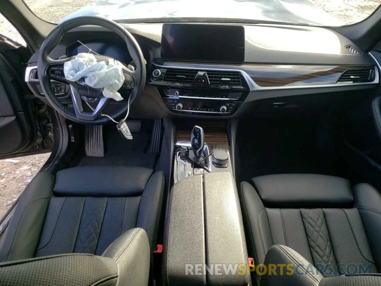8 fotografías del automóvil dañado WBA13BJ00MWX01837 BMW 5 SERIES 2021