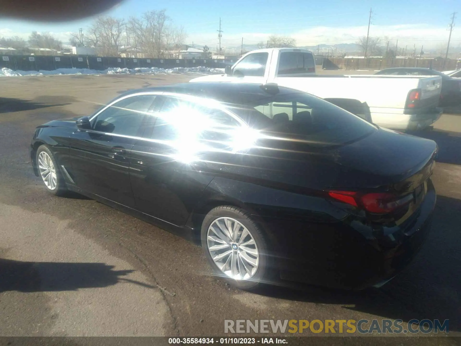 3 fotografías del automóvil dañado WBA13BJ01MCF67845 BMW 5 SERIES 2021