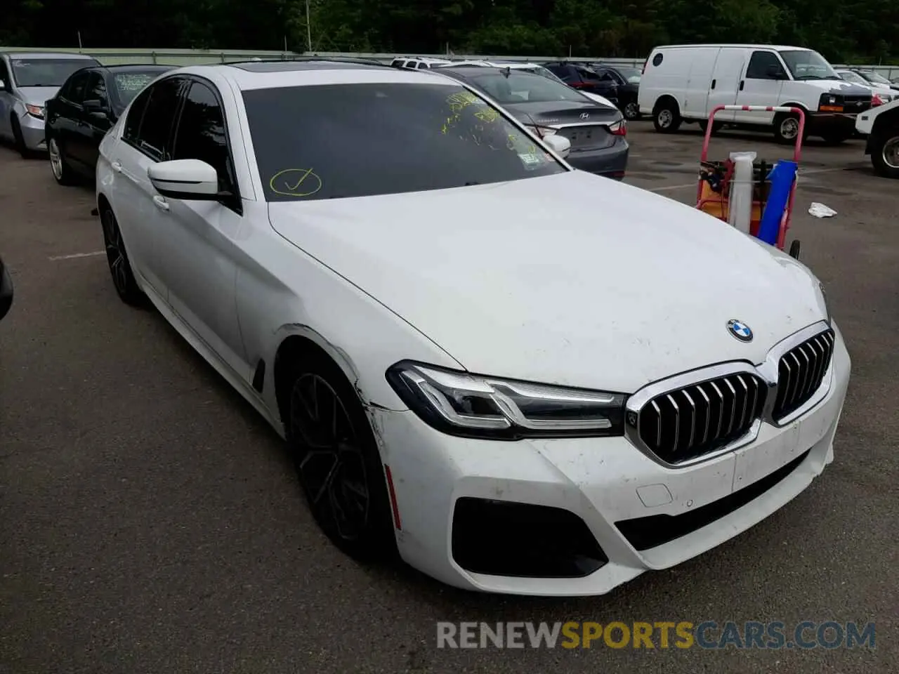 1 fotografías del automóvil dañado WBA13BJ02MCF19688 BMW 5 SERIES 2021