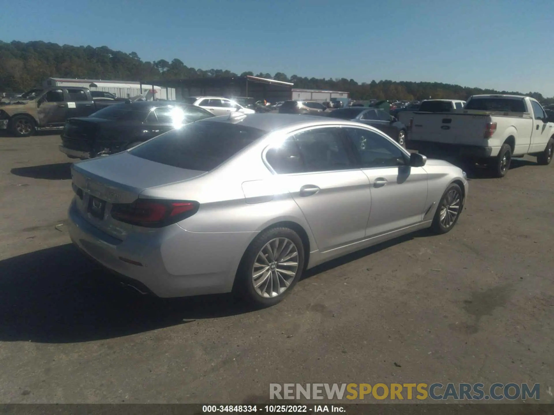 4 fotografías del automóvil dañado WBA13BJ02MCF95072 BMW 5 SERIES 2021