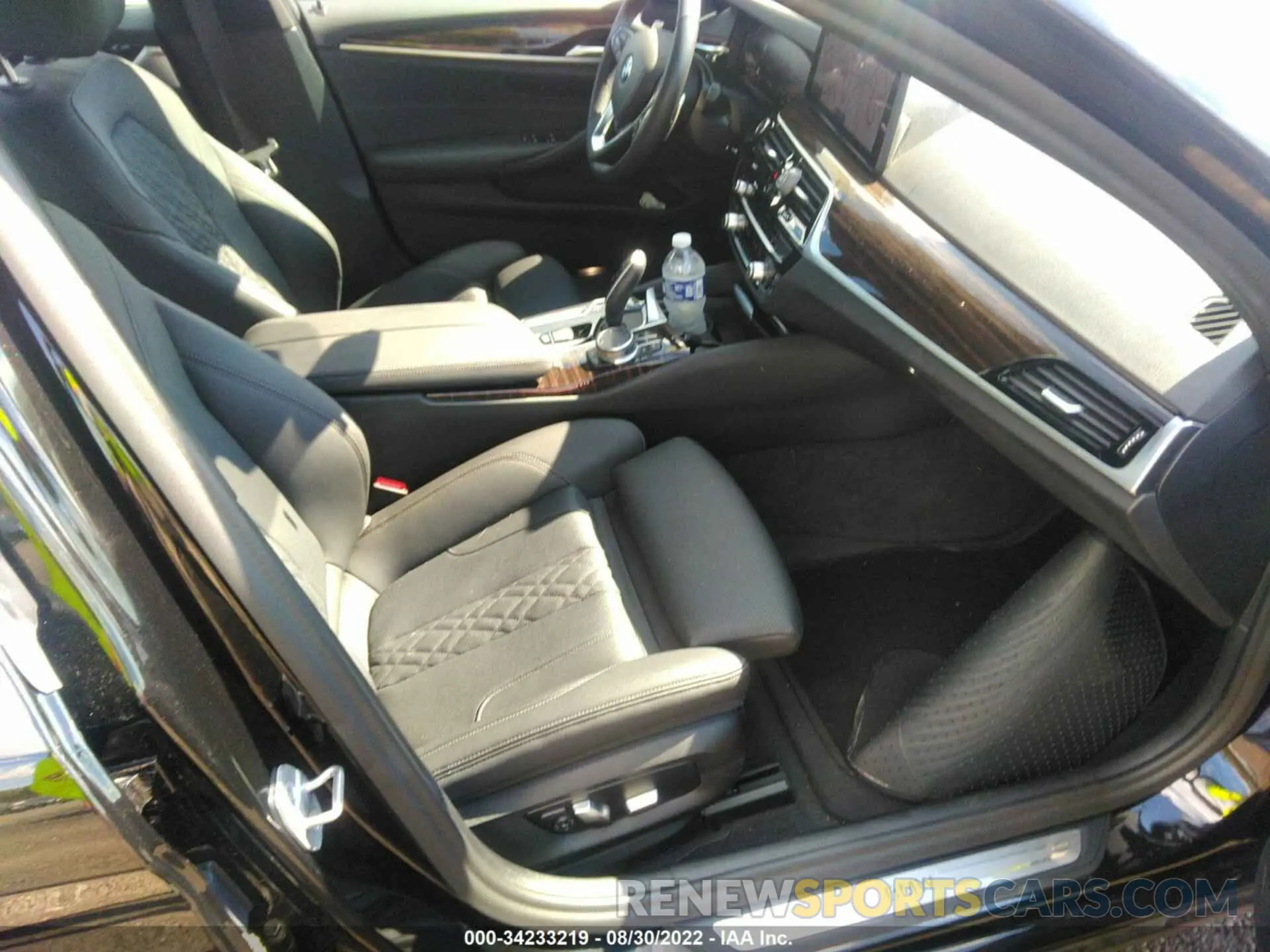 5 fotografías del automóvil dañado WBA13BJ03MWW91031 BMW 5 SERIES 2021