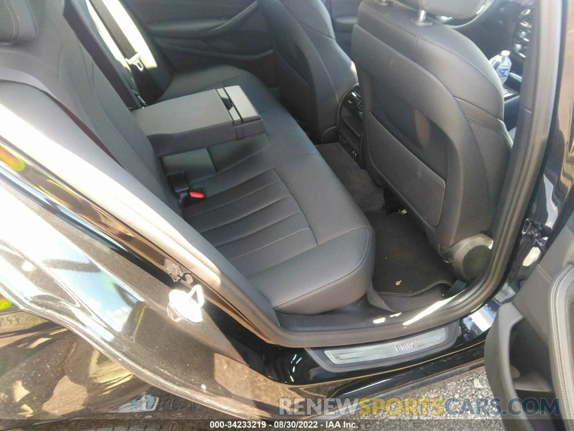 8 fotografías del automóvil dañado WBA13BJ03MWW91031 BMW 5 SERIES 2021