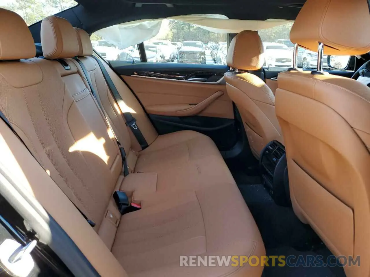 10 fotografías del automóvil dañado WBA13BJ03MWW94687 BMW 5 SERIES 2021