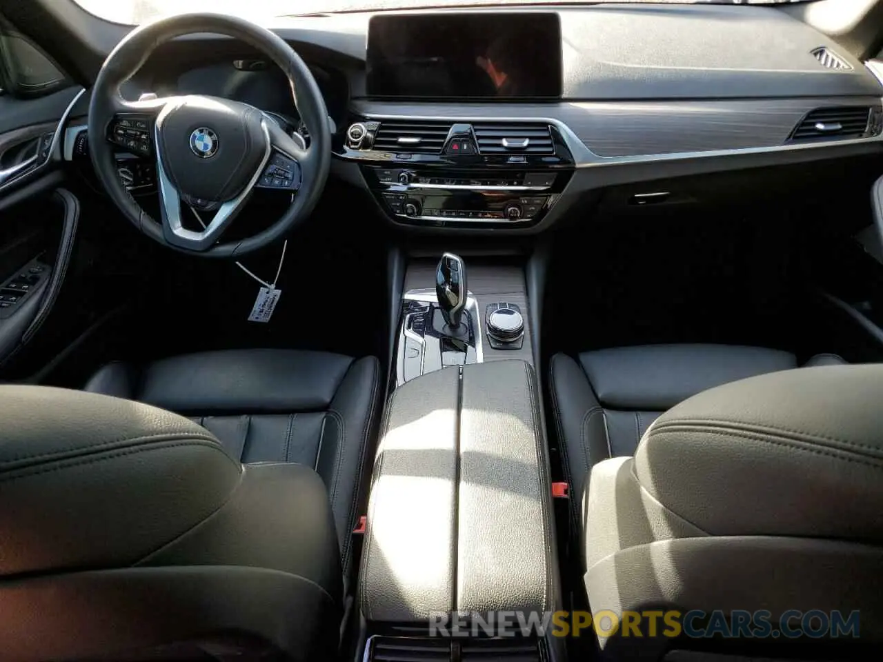 8 fotografías del automóvil dañado WBA13BJ04MWW99722 BMW 5 SERIES 2021
