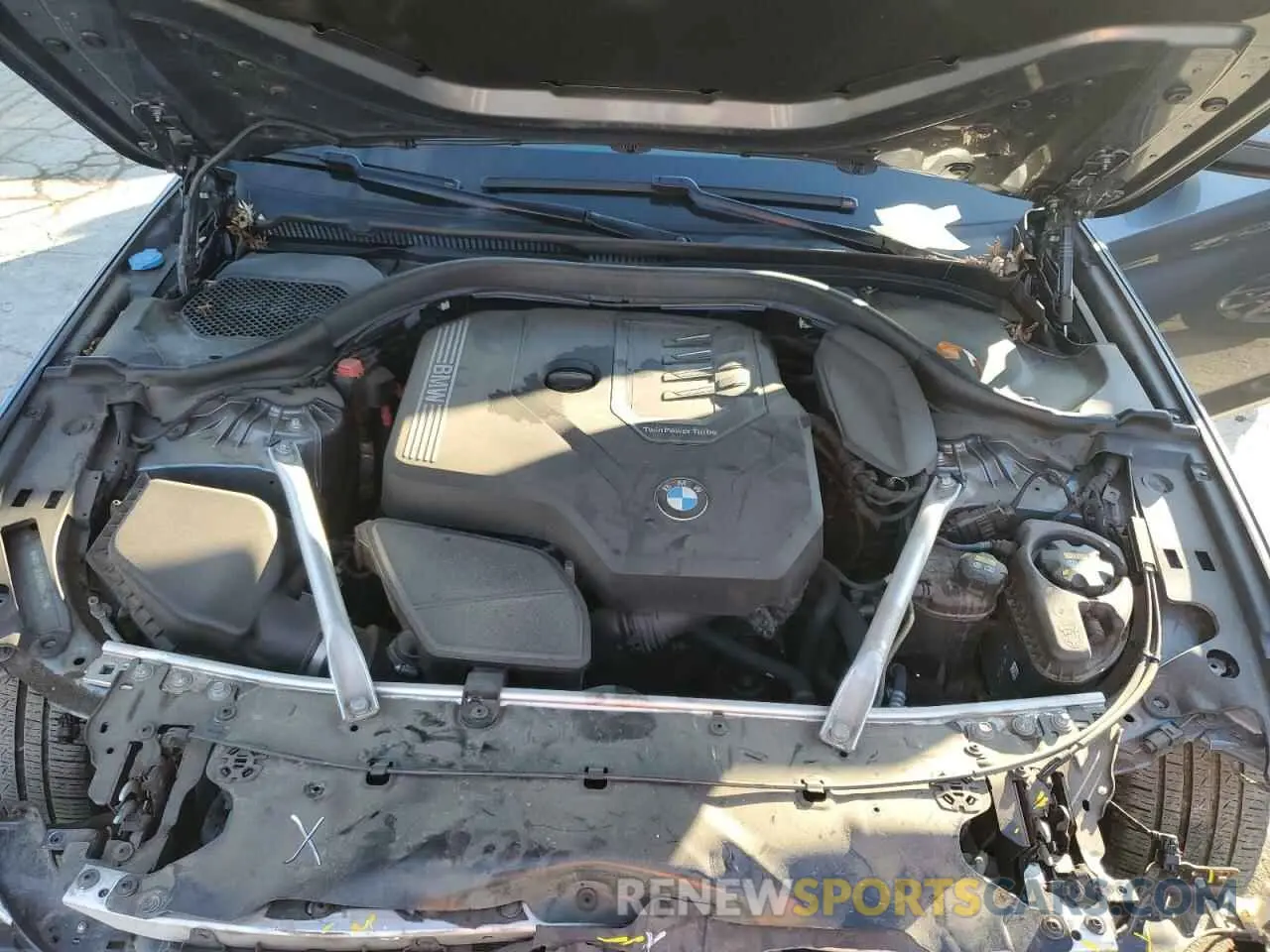 11 fotografías del automóvil dañado WBA13BJ05MCG04556 BMW 5 SERIES 2021