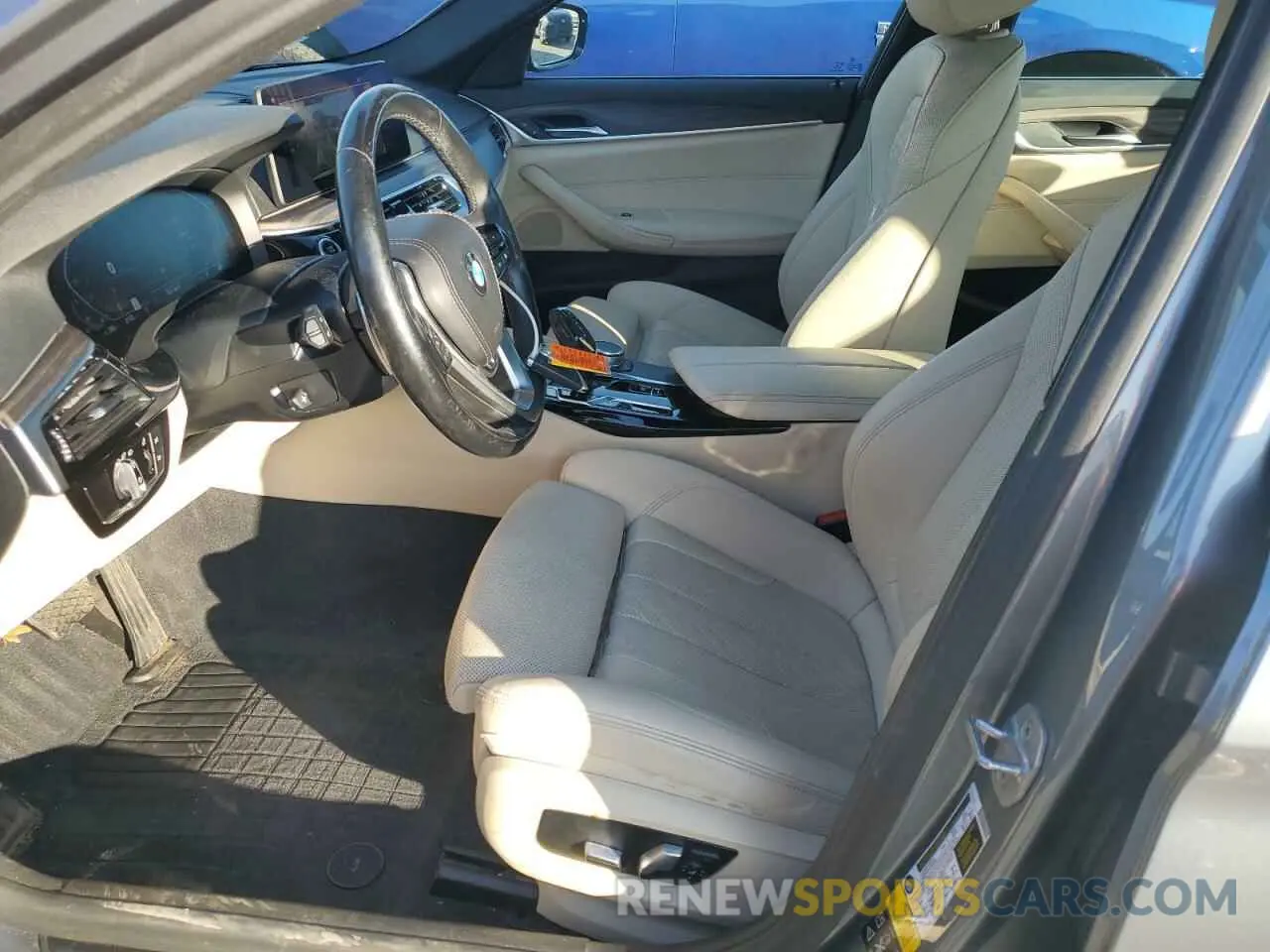 7 fotografías del automóvil dañado WBA13BJ05MCG04556 BMW 5 SERIES 2021
